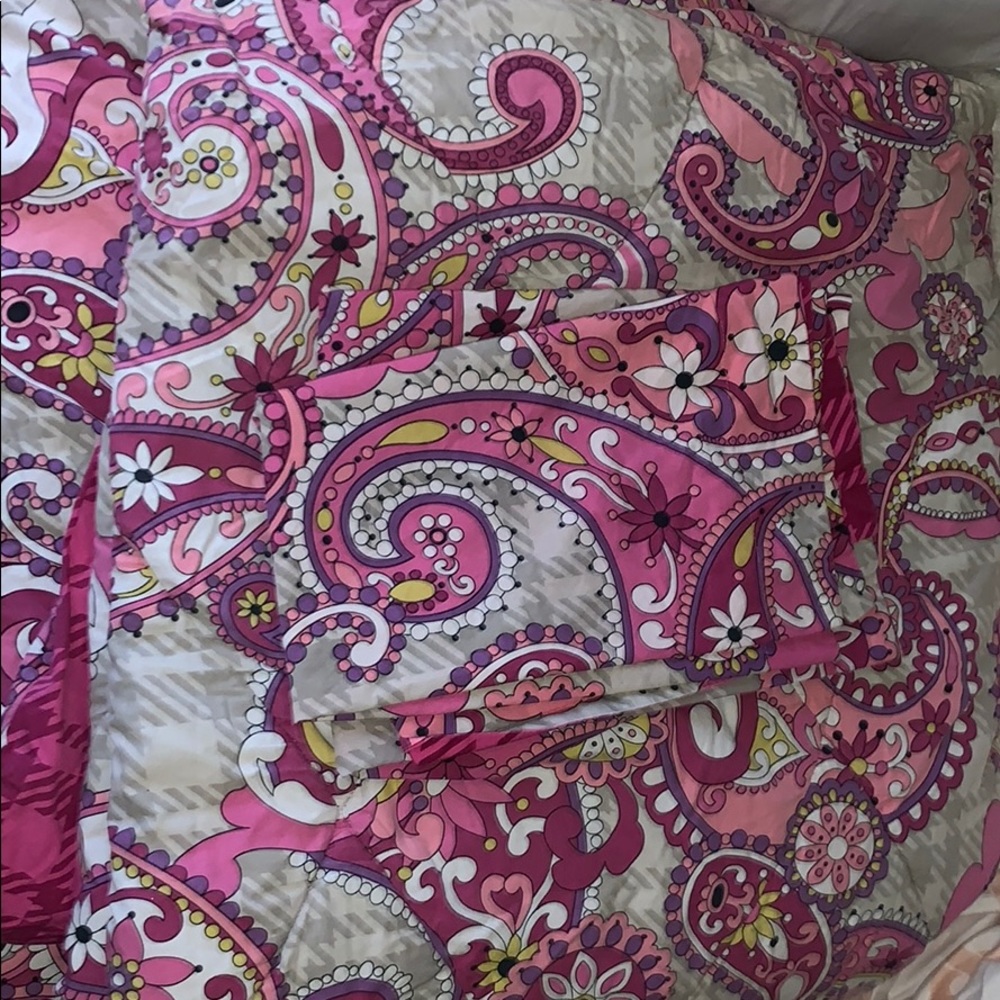 used vera bradley comforter and 2 shams